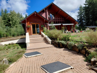Chalet à vendre à Saint-Priest-de-Gimel, Corrèze, Limousin, avec Leggett Immobilier