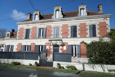 Maison à vendre à Barzan, Charente-Maritime, Poitou-Charentes, avec Leggett Immobilier