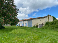 Maison à vendre à Léoville, Charente-Maritime - 145 000 € - photo 1