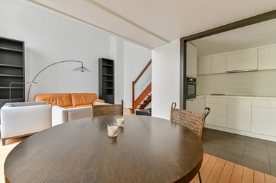 75003, Haut Marais, lovely 2P (T2) apartment for 64 m2 + private 27m2 garden on the ground floor of a beautifu