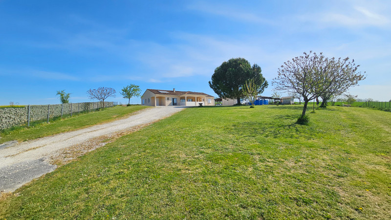 French property for sale in Saint-Quentin-de-Chalais, Charente - €279,600 - photo 9