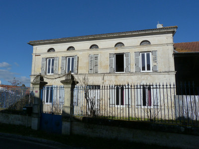 Maison à vendre à Vanzac, Charente-Maritime, Poitou-Charentes, avec Leggett Immobilier