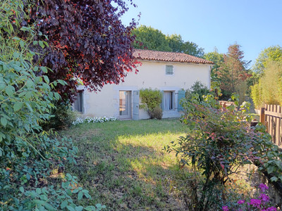 French property for sale in La Chapelle-Bâton, Vienne - €204,120 - photo 1