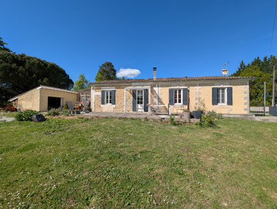 French property for sale in Chamouillac, Charente-Maritime - €253,000 - photo 1
