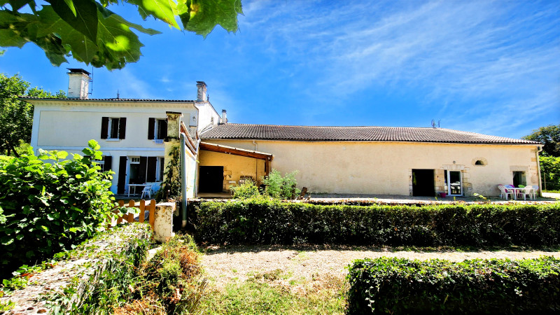 French property for sale in Ménesplet, Dordogne - €320,000 - photo 0