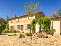 Maison à vendre à Coussay, Vienne - 233.500 € - photo 2