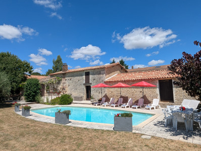 Maison à vendre à Saint-Christophe-sur-Roc, Deux-Sèvres, Poitou-Charentes, avec Leggett Immobilier