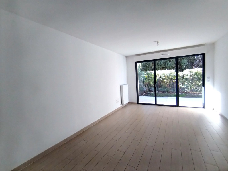 French property for sale in Toulon, Var - €261,000 - photo 10