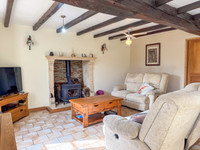 Maison à vendre à La Chapelle-Saint-Laurent, Deux-Sèvres - 215.000 € - photo 5