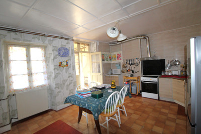 French property for sale in Saint-Savin, Vienne - €80,000 - photo 4