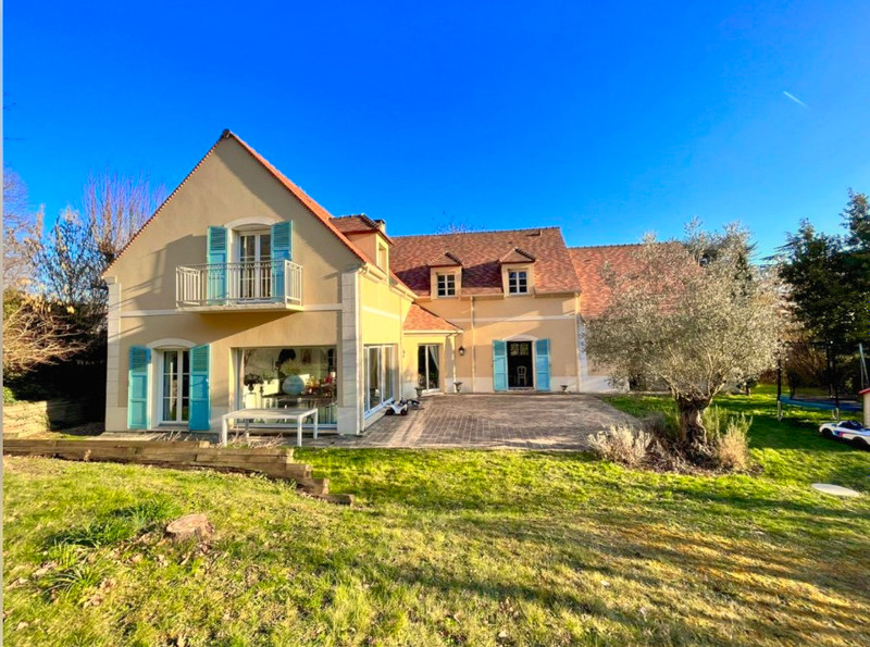 French property for sale in Maule, Yvelines - €850,000 - photo 0