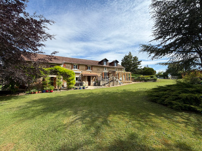French property for sale in Négrondes, Dordogne - €445,000 - photo 1