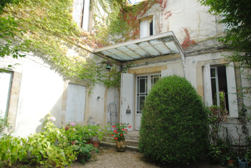 House in SaintÉmilion Gironde XIXth century MANOR with caretaker's