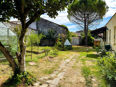 French property for sale in Angoulême, Charente - €643,000 - photo 9