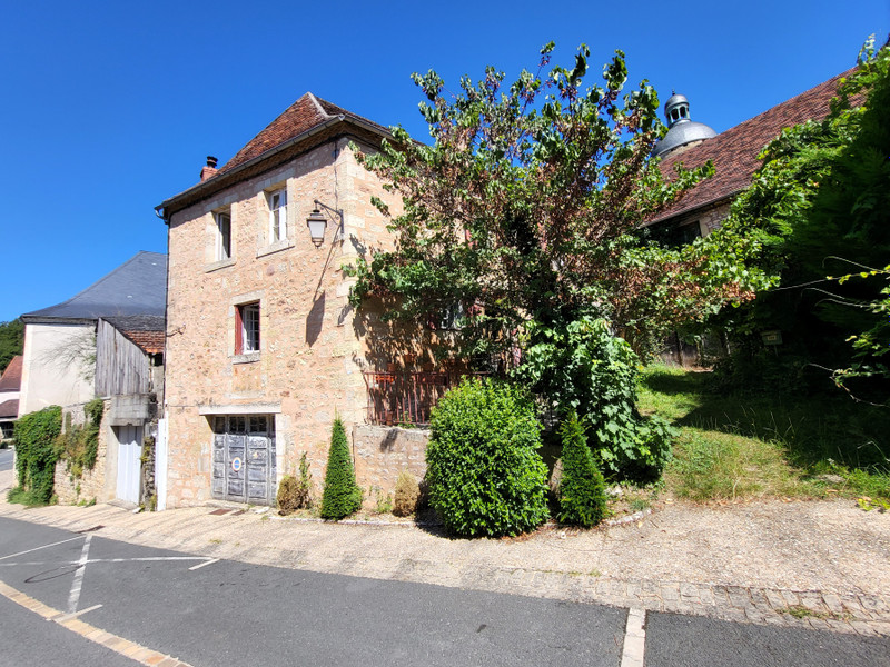 Maison à vendre à Hautefort, Dordogne - 89 990 € - photo 1