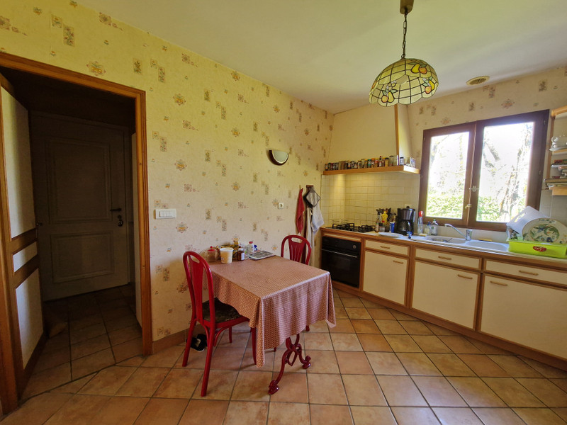 French property for sale in Angoulême, Charente - €249,900 - photo 5