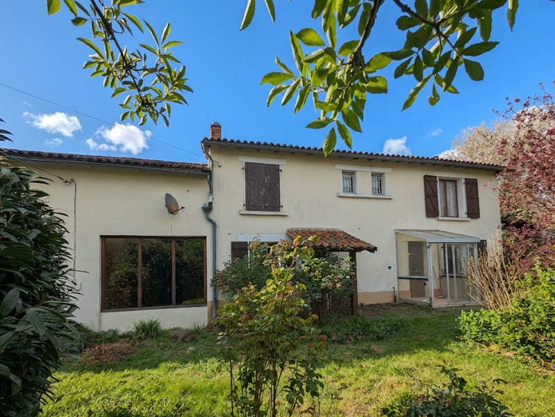 Propriété à vendre à Saint-Gourson, Charente - 119 900 €