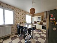 Maison à vendre à Chamblet, Allier - 330.000 € - photo 2