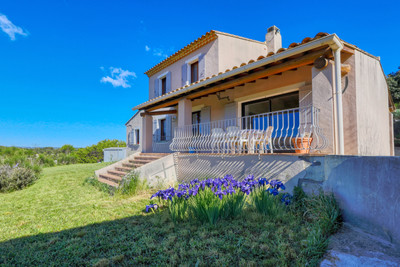 Maison à vendre à Saint-Saturnin-lès-Apt, Vaucluse, PACA, avec Leggett Immobilier