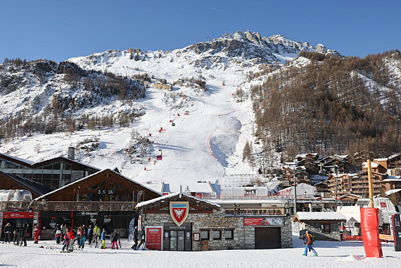 Ski property for sale in Val d'Isere - €1,850,000 - photo 3