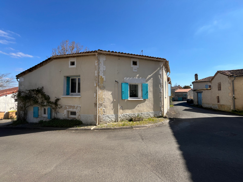 Maison à vendre à Charras, Charente - 132.000 € - photo 1