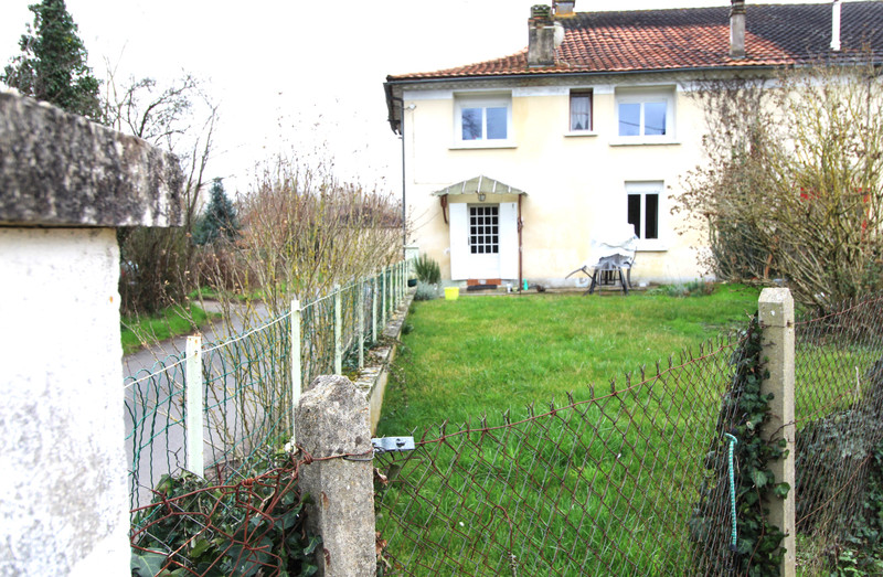 Maison à vendre à Saint-Astier, Dordogne - 114 000 € - photo 1