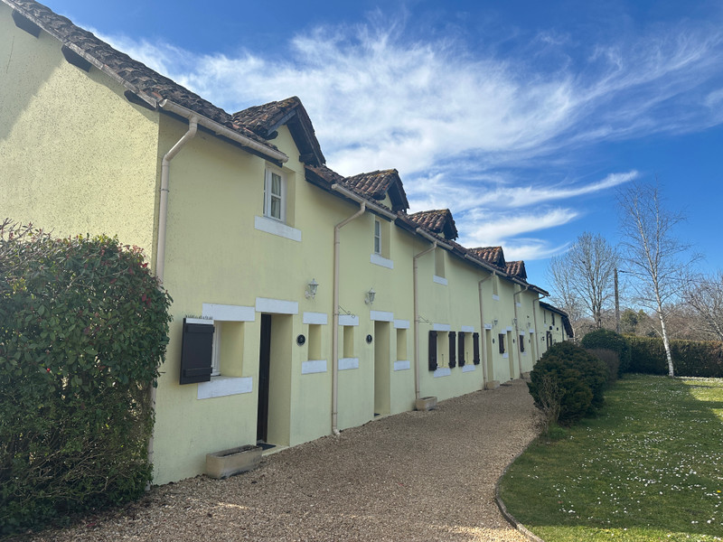 French property for sale in Thiviers, Dordogne - €583,000 - photo 2