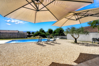 French property for sale in Gargas, Vaucluse - €479,000 - photo 2