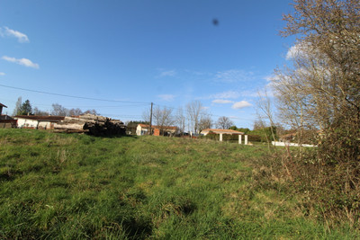French property for sale in Nieuil, Charente - €20,000 - photo 5
