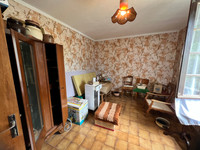 Maison à vendre à Saint-Laurent-des-Combes, Charente - 246.100 € - photo 4