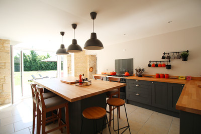 French property for sale in Chives, Charente-Maritime - €167,400 - photo 3