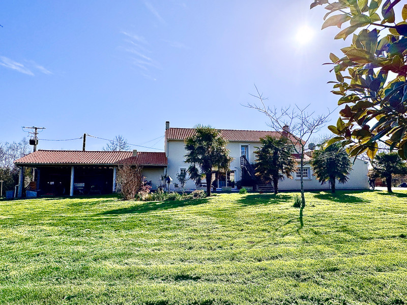 Propriété à vendre à Sainte-Flaive-des-Loups, Vendée - 735 000 €