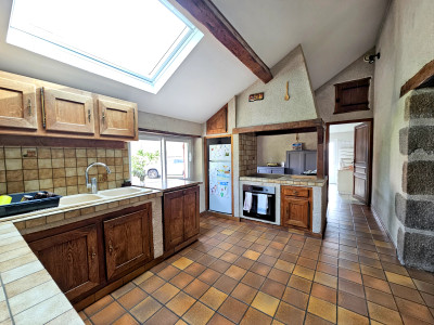 French property for sale in Néris-les-Bains, Allier - €248,000 - photo 2