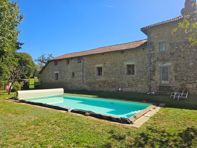 French property for sale in Les Cars, Haute-Vienne - €269,000 - photo 0