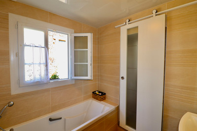 French property for sale in Écuras, Charente - €140,000 - photo 5