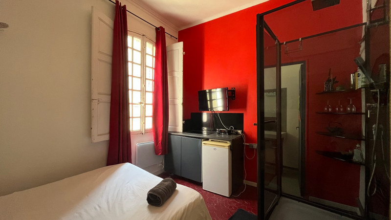 French property for sale in Avignon, Vaucluse - €380,000 - photo 9