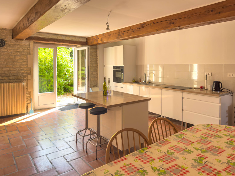 French property for sale in Aumagne, Charente-Maritime - €299,600 - photo 4