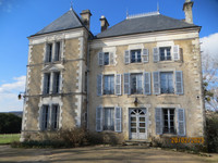 Maison à vendre à Confolens, Charente - 385.000 € - photo 1