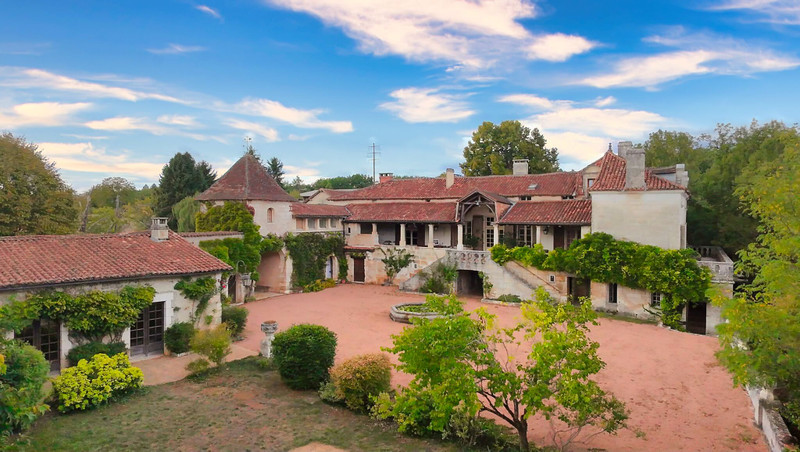 French property for sale in Brantôme en Périgord, Dordogne - €1,150,000 - photo 0