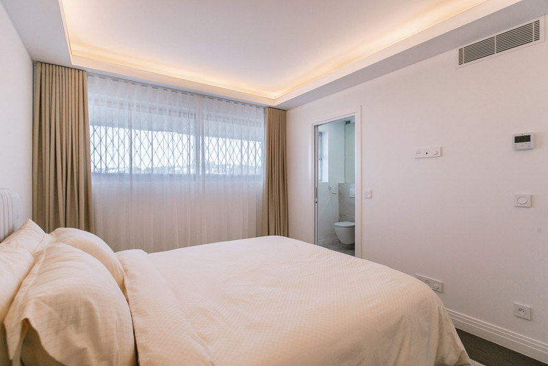 French property for sale in Villeneuve-Loubet, Alpes-Maritimes - €1,040,000 - photo 6