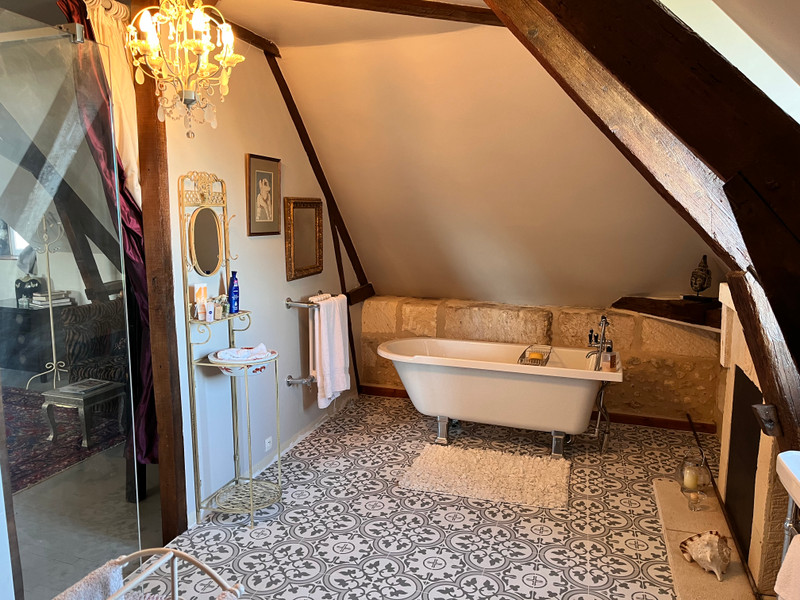 French property for sale in Saint-Thomas-de-Conac, Charente-Maritime - €530,000 - photo 7