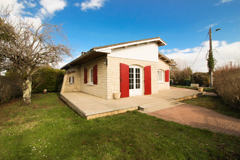 French property for sale in Angoulême, Charente - &#8364;231,000 - photo 2