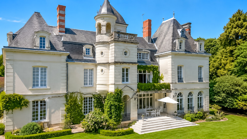 chateau for sale in Poitou-Charentes (Nouvelle Aquitaine)