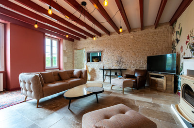 French property for sale in Vouhé, Charente-Maritime - €687,750 - photo 4