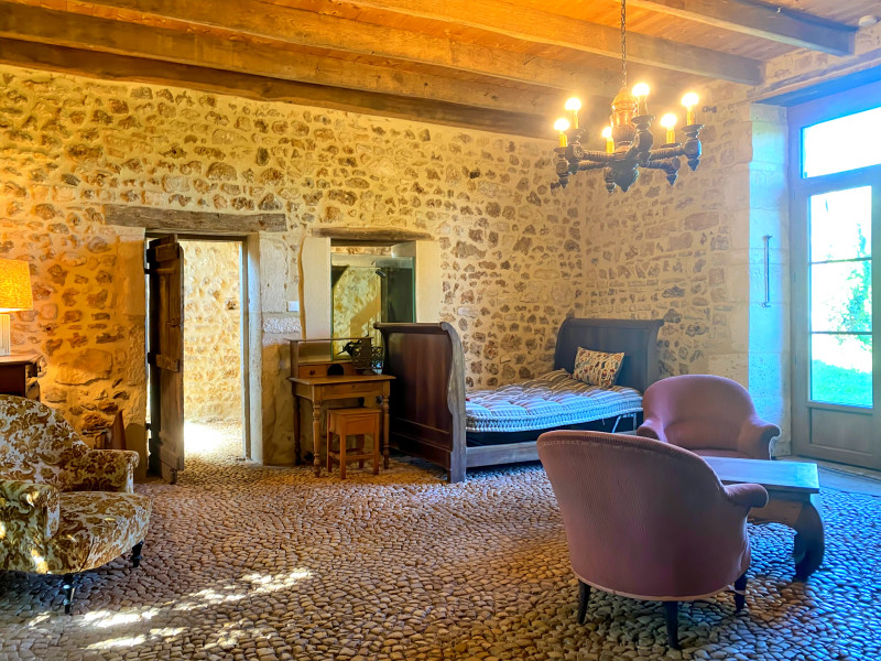French property for sale in La Tâche, Charente - €374,000 - photo 1