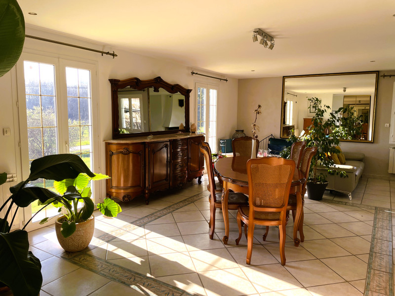 French property for sale in Teuillac, Gironde - €328,600 - photo 2
