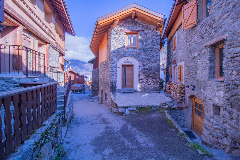 French property for sale in Les Allues, Savoie - €1,450,000 - photo 0
