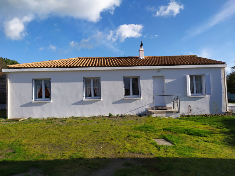 French property for sale in Talmont-Saint-Hilaire, Vendée - &#8364;392,200 - photo 2