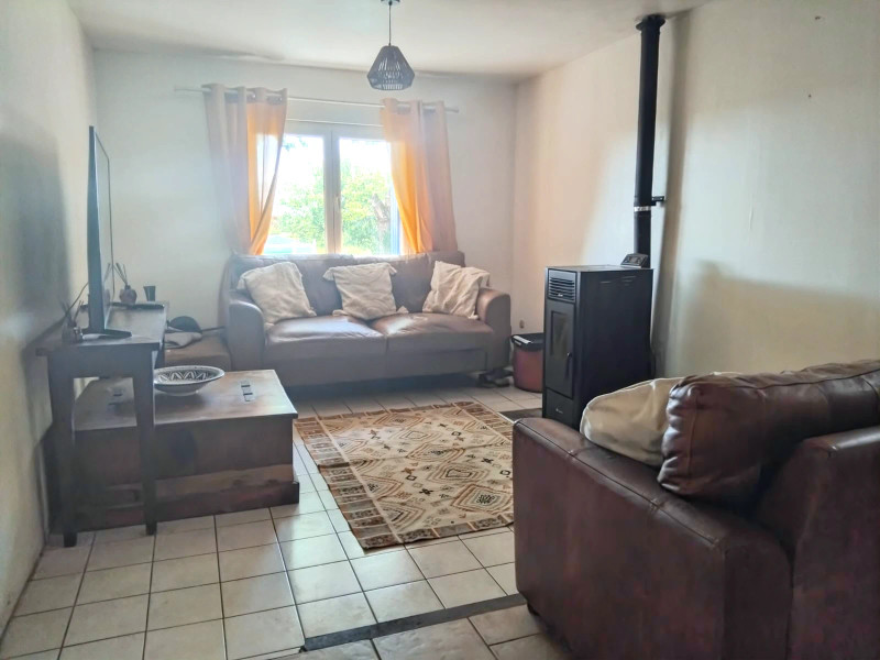 French property for sale in Saint-Dizant-du-Gua, Charente-Maritime - €267,500 - photo 8