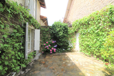 French property for sale in Rochechouart, Haute-Vienne - €93,500 - photo 1